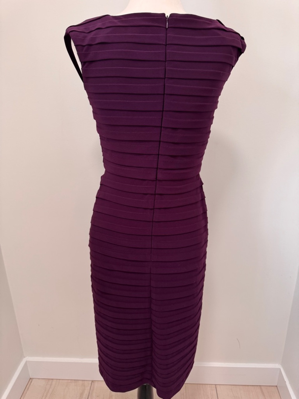 Dark Purple Bandage or Shutter Pleat Dress V Neck Midi Sz 2 -4 - Picture 7 of 13